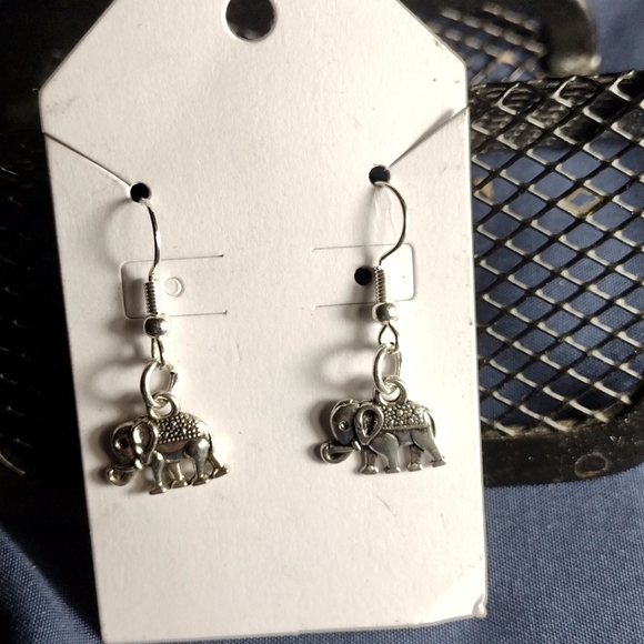Mini Elephant Dangle Earrings. - Picture 2 of 2